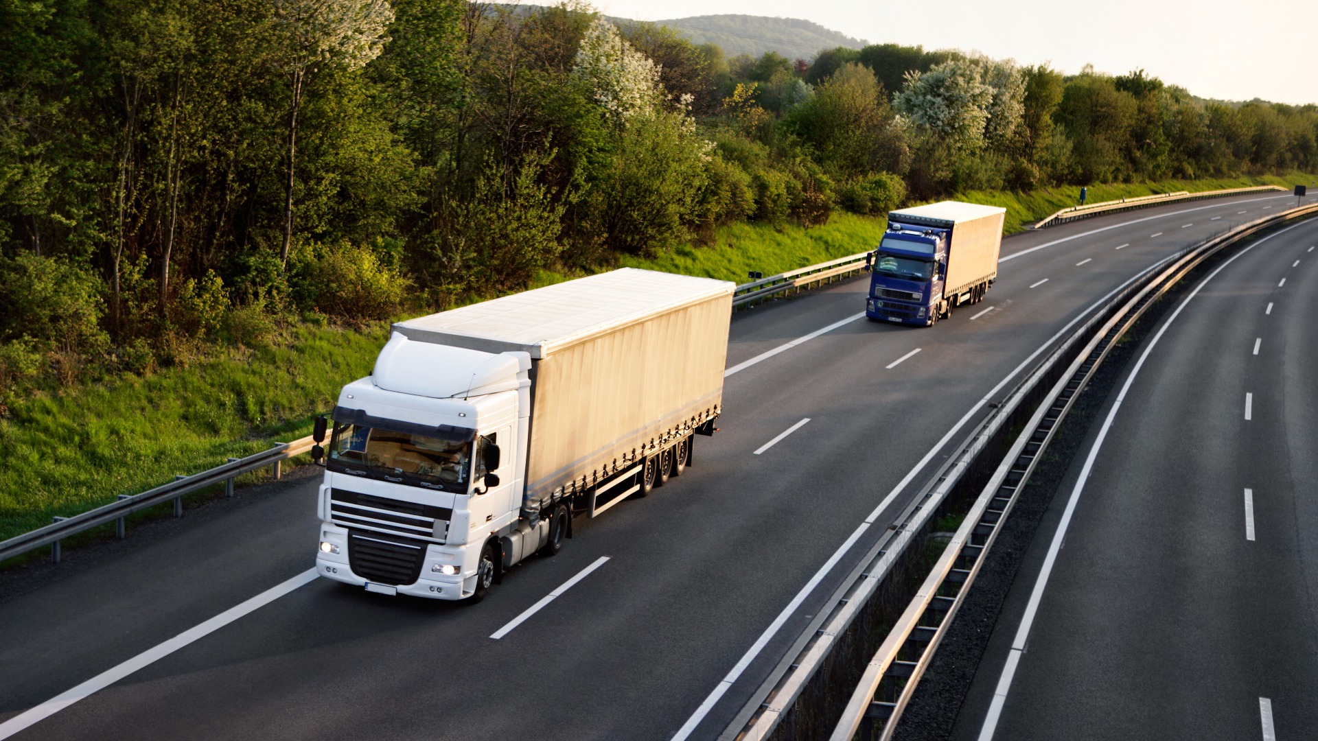LKW auf der Autobahn 3
